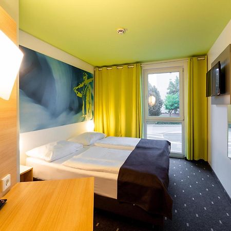 B&B Hotel Крефельд Экстерьер фото